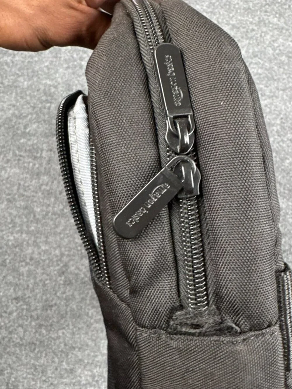 Amazon Basics Unisex Black Laptop Bag Carrying Case Damaged